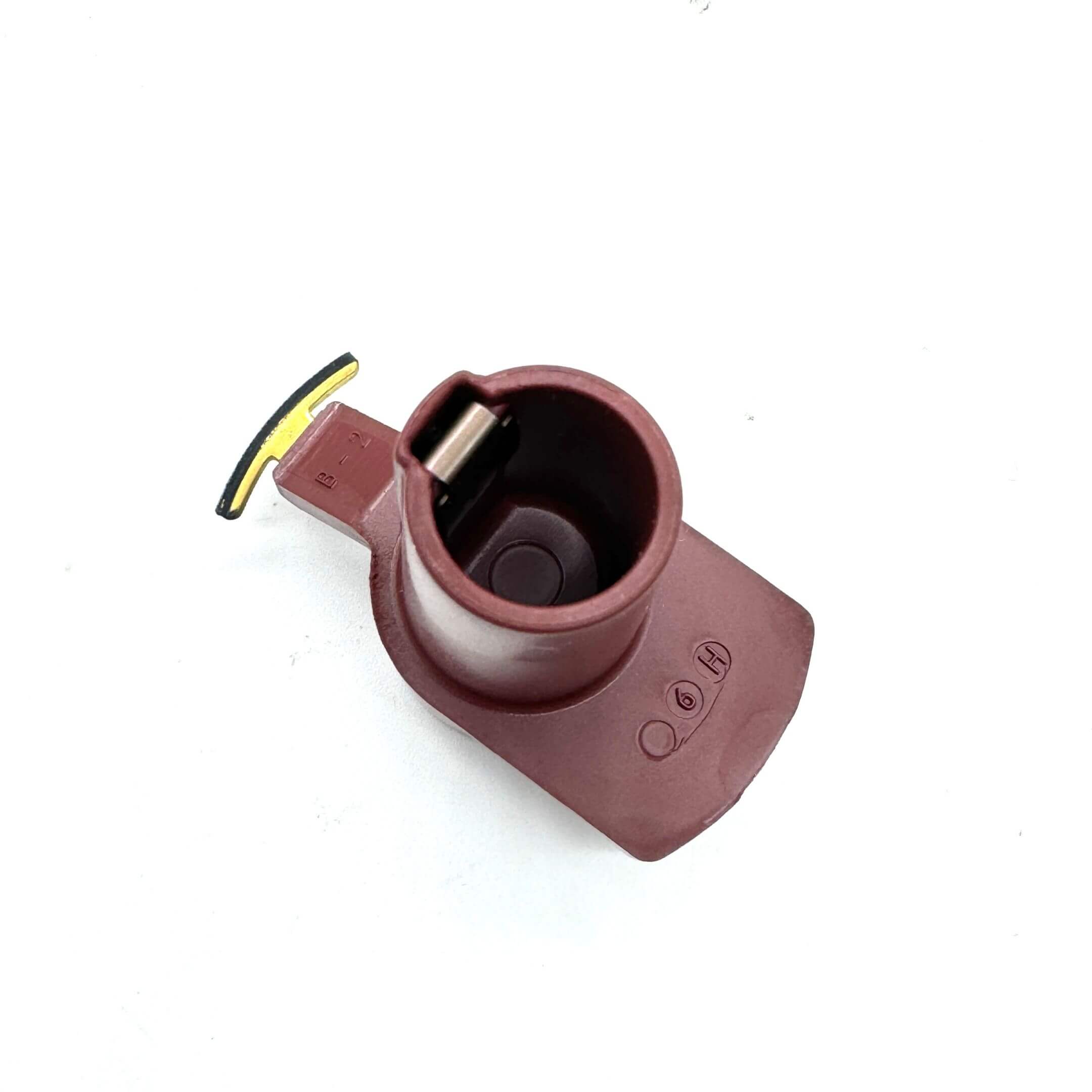 Detailed interior view of the distributor cap and rotor set for Daihatsu Hijet EFNS engines, ensuring optimal spark delivery and engine performance.