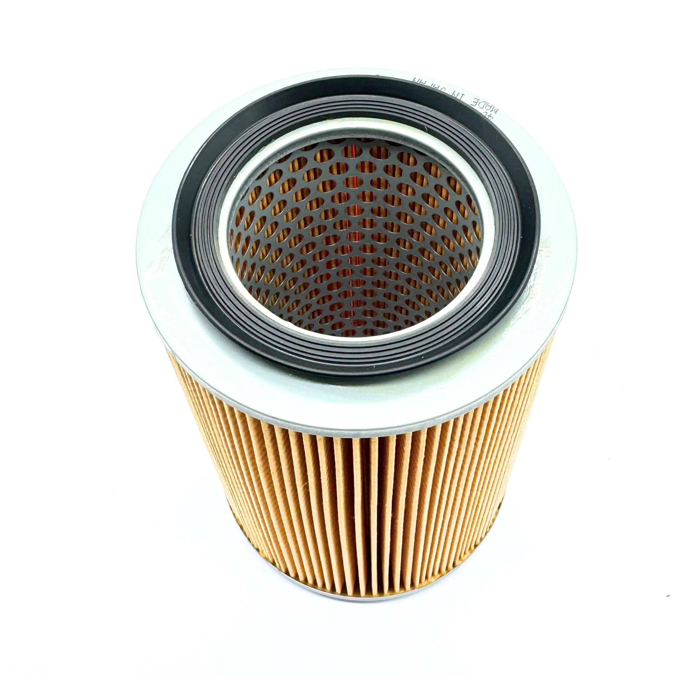 Close-up of high-quality air filter for Daihatsu Hijet Truck, showcasing reinforced mesh construction and precision-fit gasket for superior engine protection.
