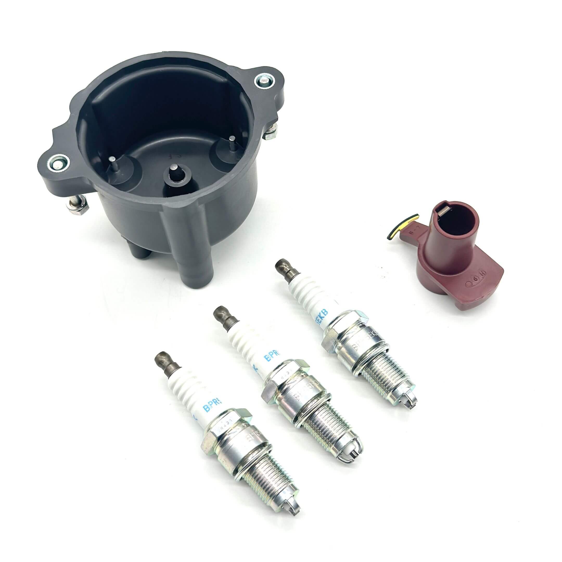Interior view of distributor cap for Daihatsu Hijet S100P/S110P EFNS engines, showcasing durable construction and OEM specifications.