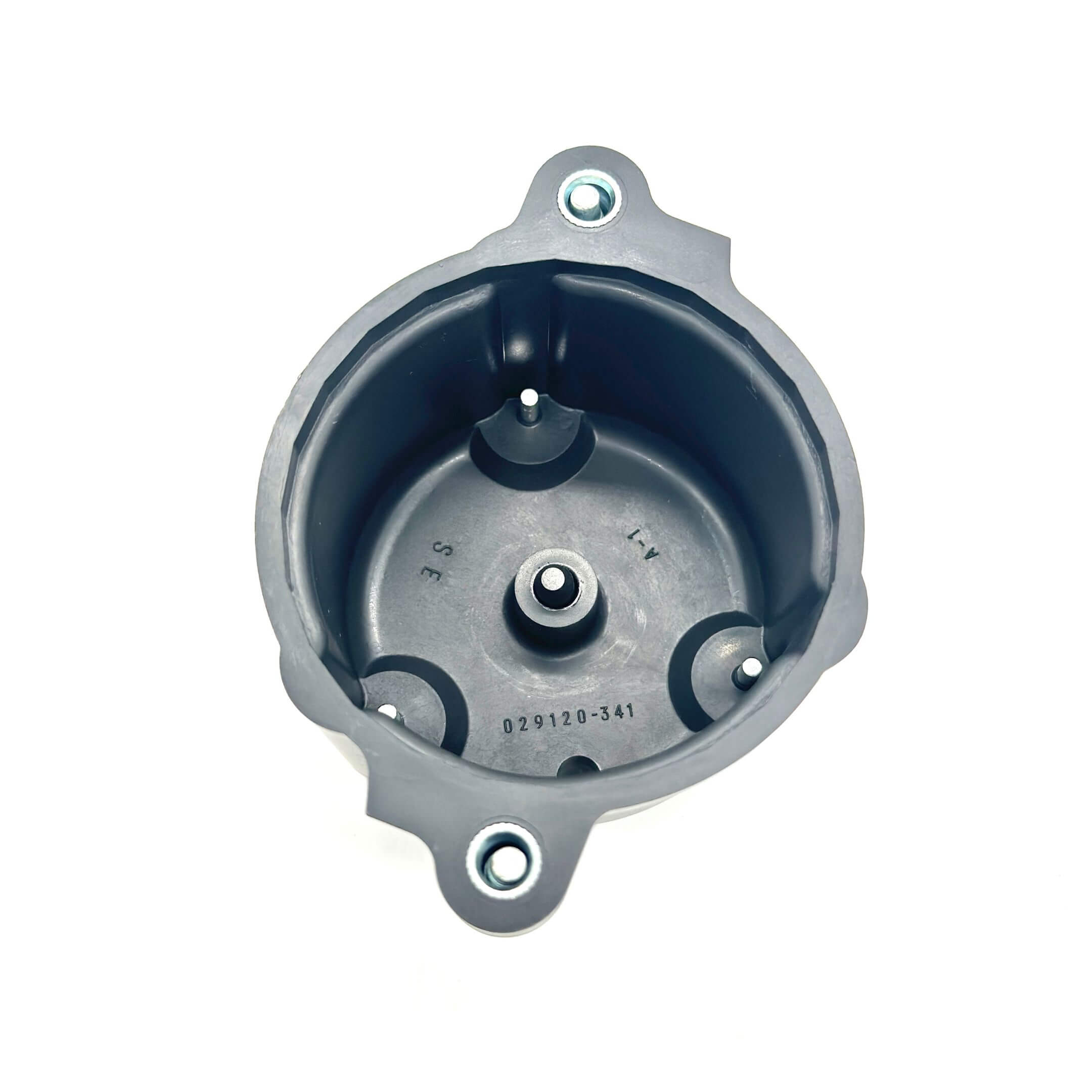 Close-up of distributor cap, rotor, and spark plugs for EFNS Daihatsu Hijet engines, providing reliable spark delivery and improved engine operation.