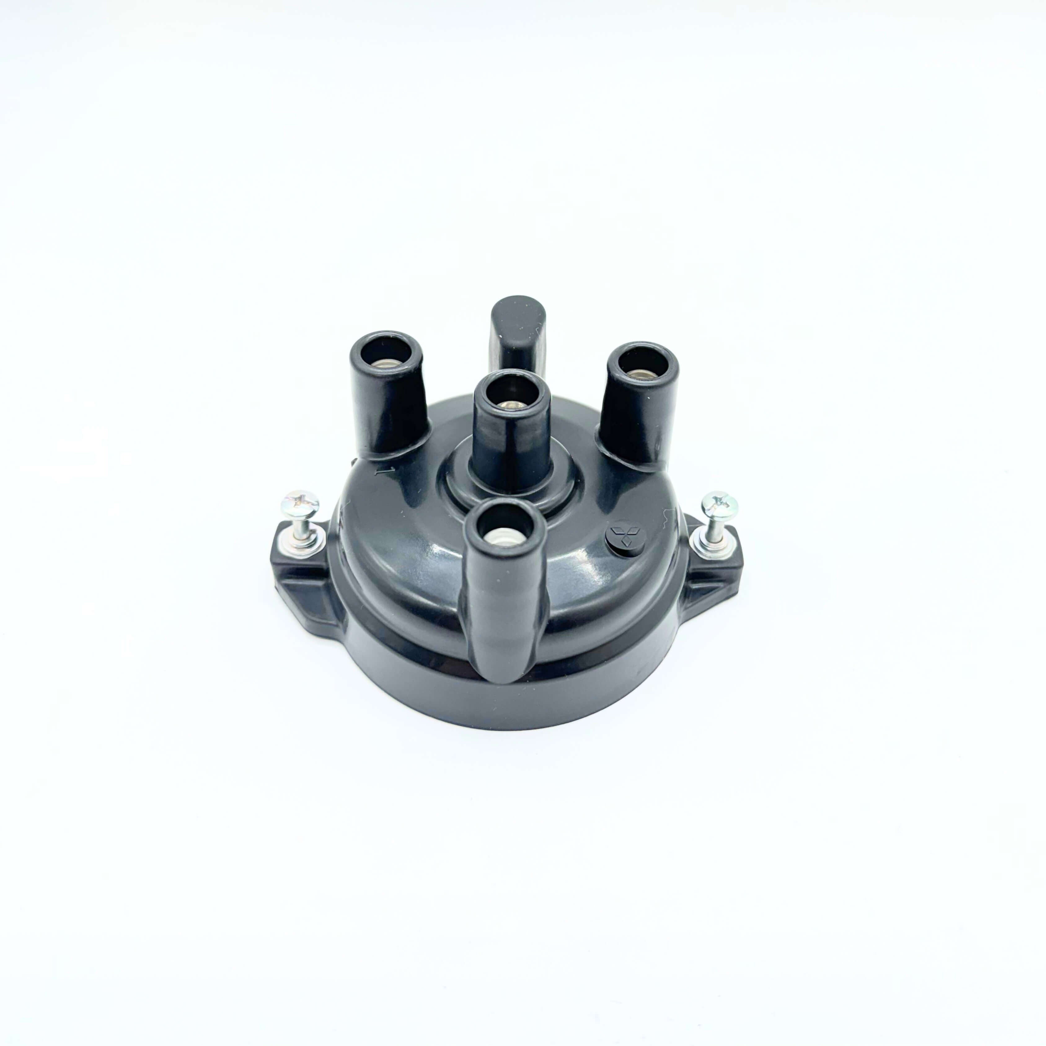 Heavy-duty distributor cap for 1991-1998 Suzuki Carry Truck DC51T, DD51T, featuring high conductivity terminals for reliable spark distribution.