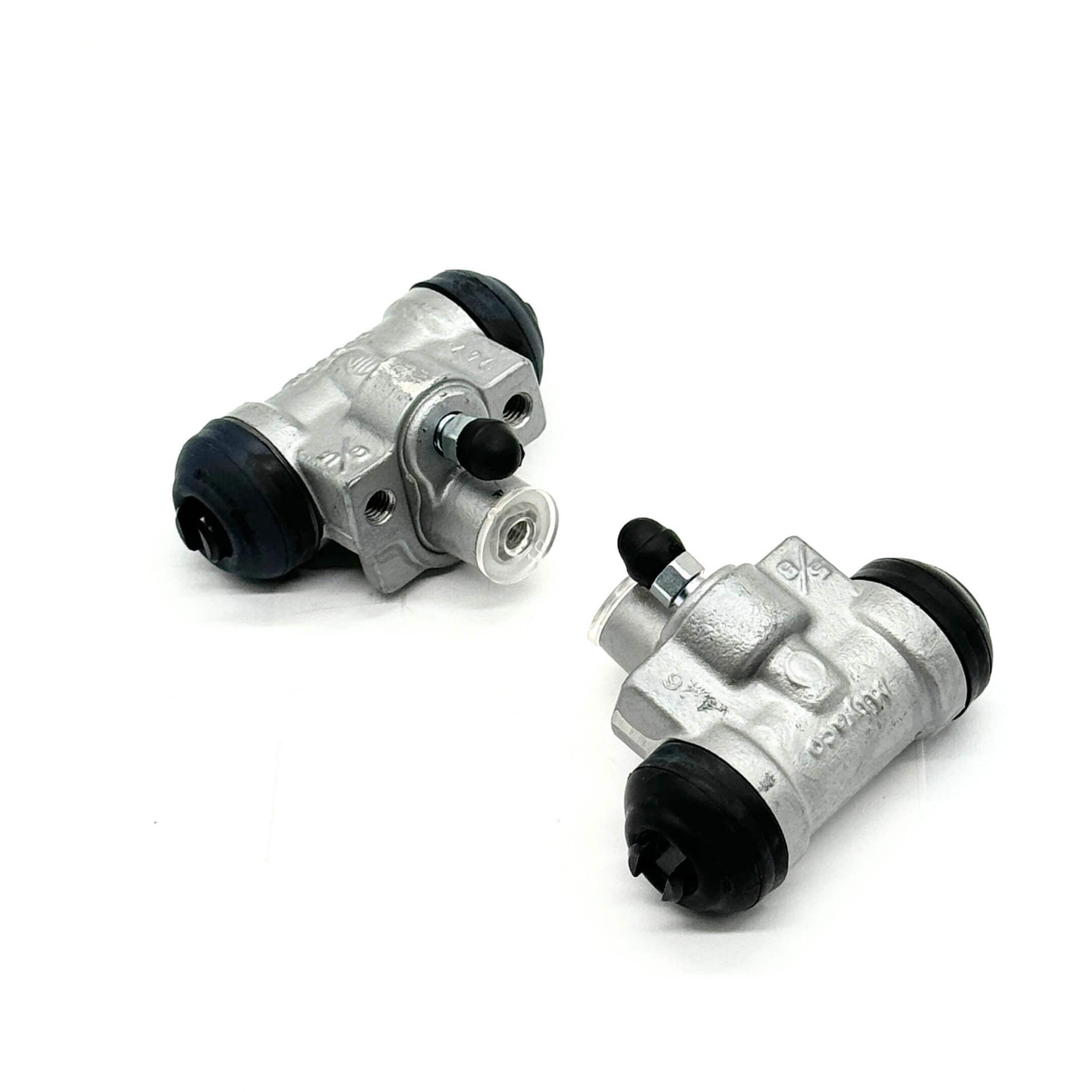 Rear Brake Drum Wheel Cylinder for Subaru Sambar Truck TT1, TT2 Models (1999-2012), featuring a durable silver and black design for right and left sides.