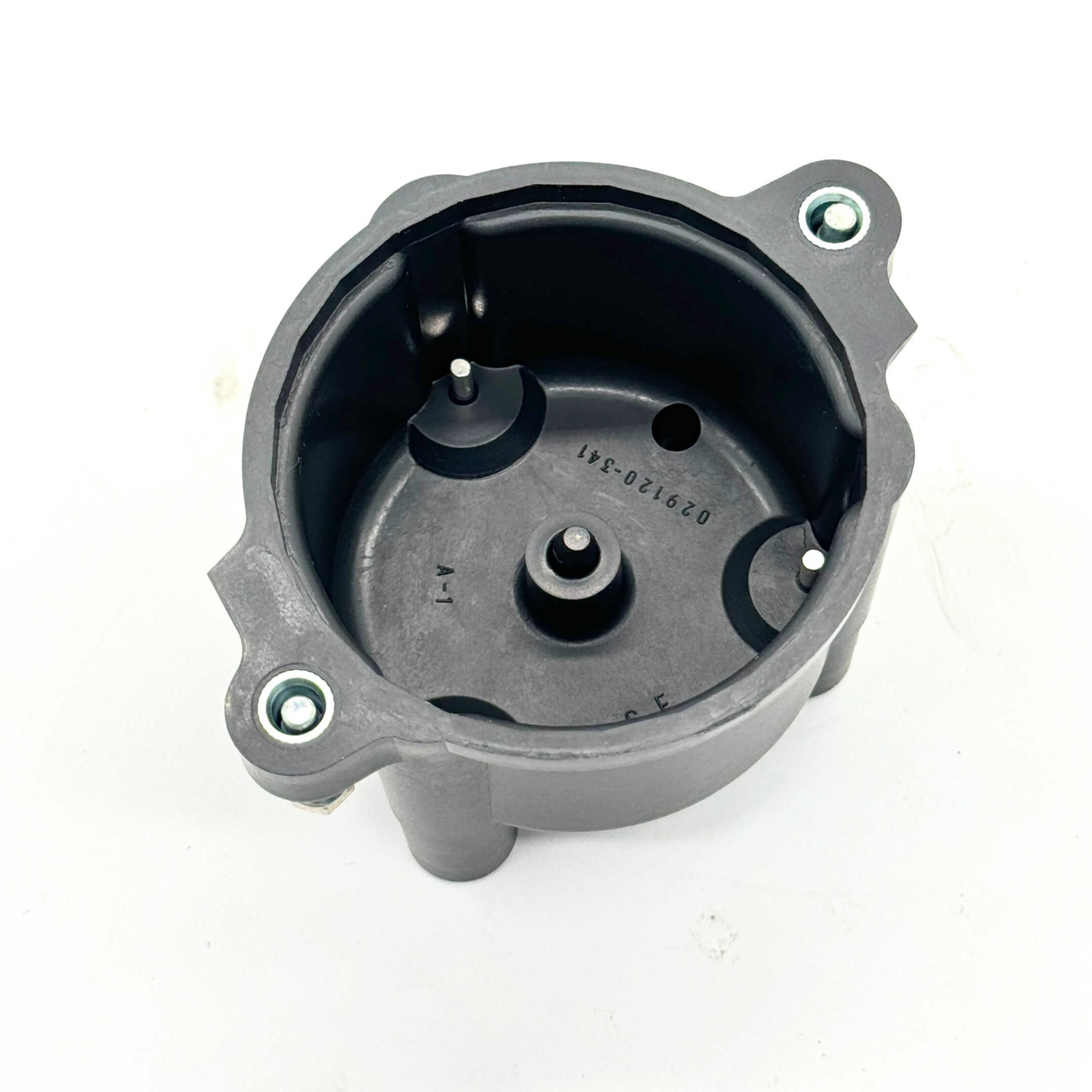 Underside view of Daihatsu distributor cap showcasing premium construction for reliable spark distribution in S82P and S100P models.