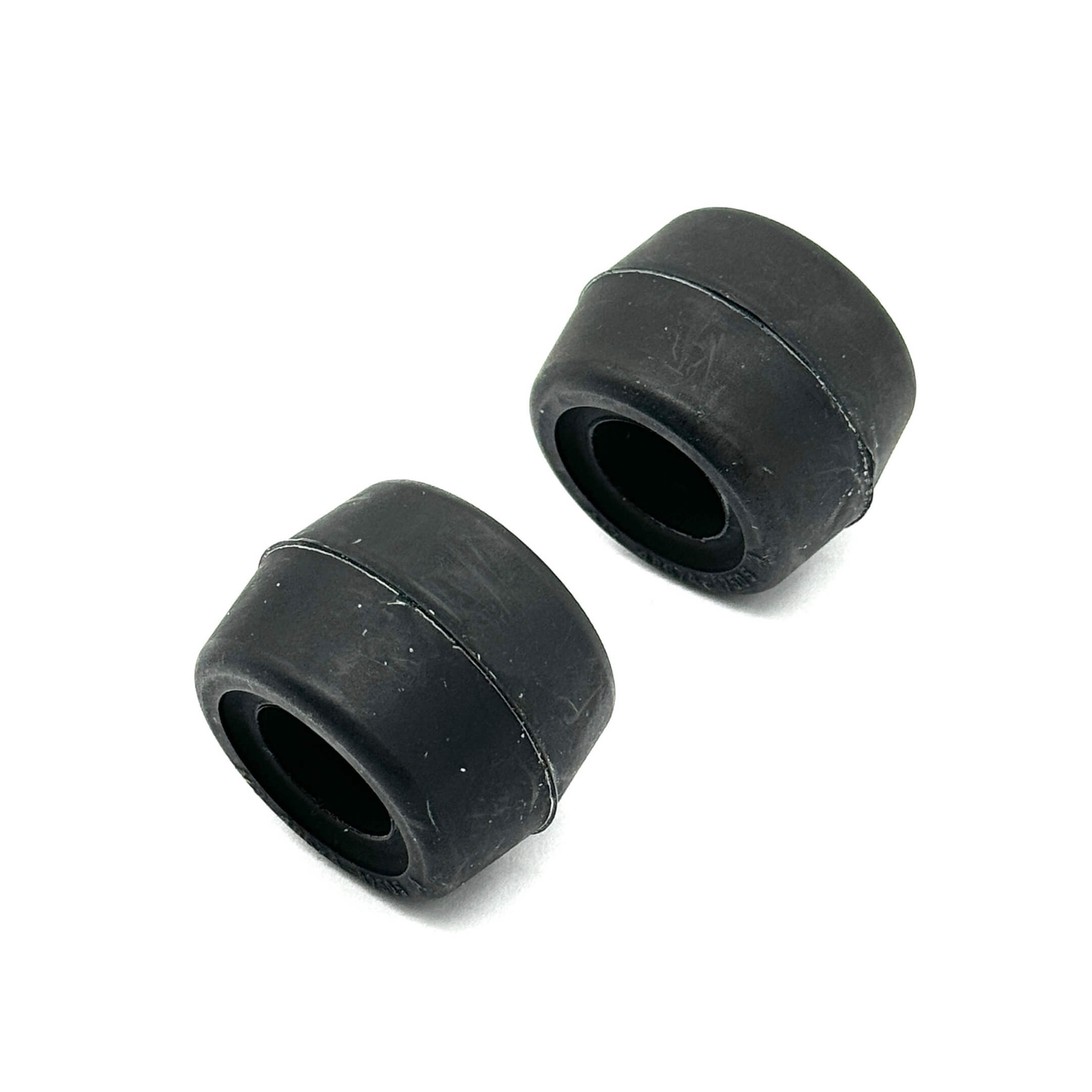 Lower Arm Strut Bushing Kit for Daihatsu Hijet Trucks S100P, S110P, S200P (1994-2014), designed for durable suspension performance.