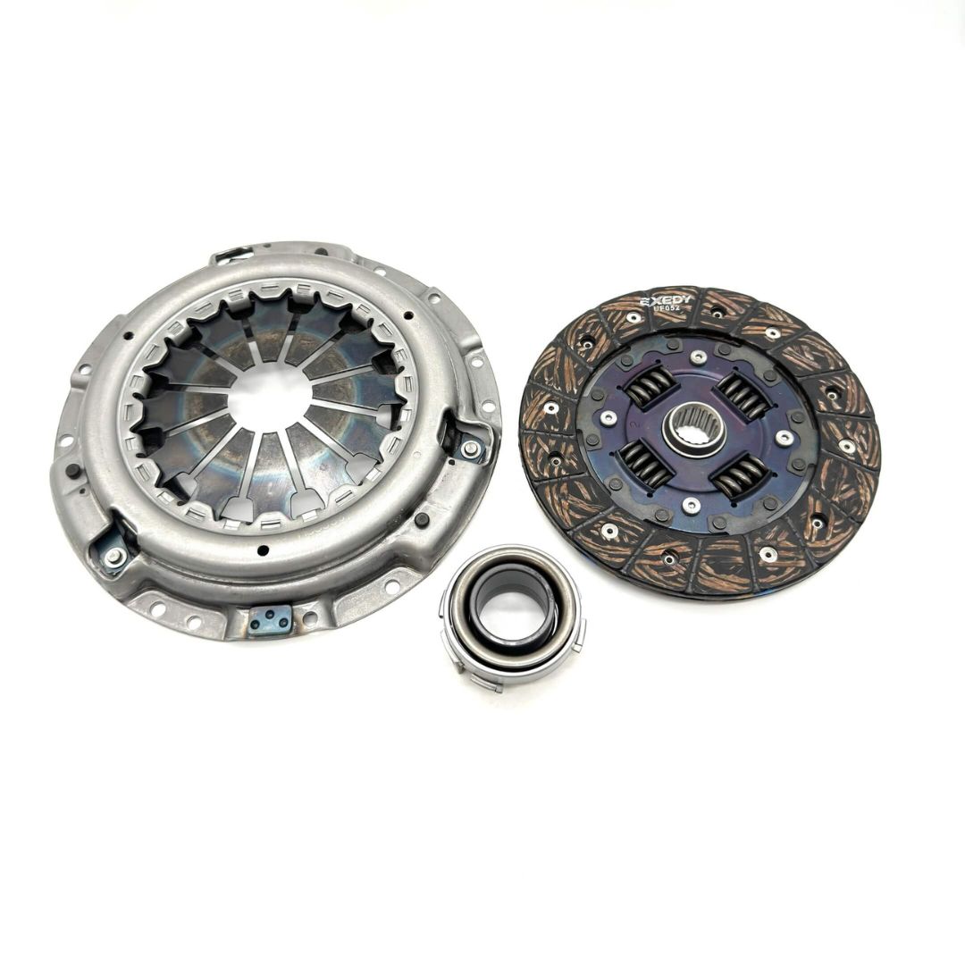 Daihatsu Hijet Truck S100P, S110P (1994–1998)  transmission clutch assembly kit featuring pressure plate, clutch disc, and release bearing for reliable gear engagement – Transmission Parts collection.