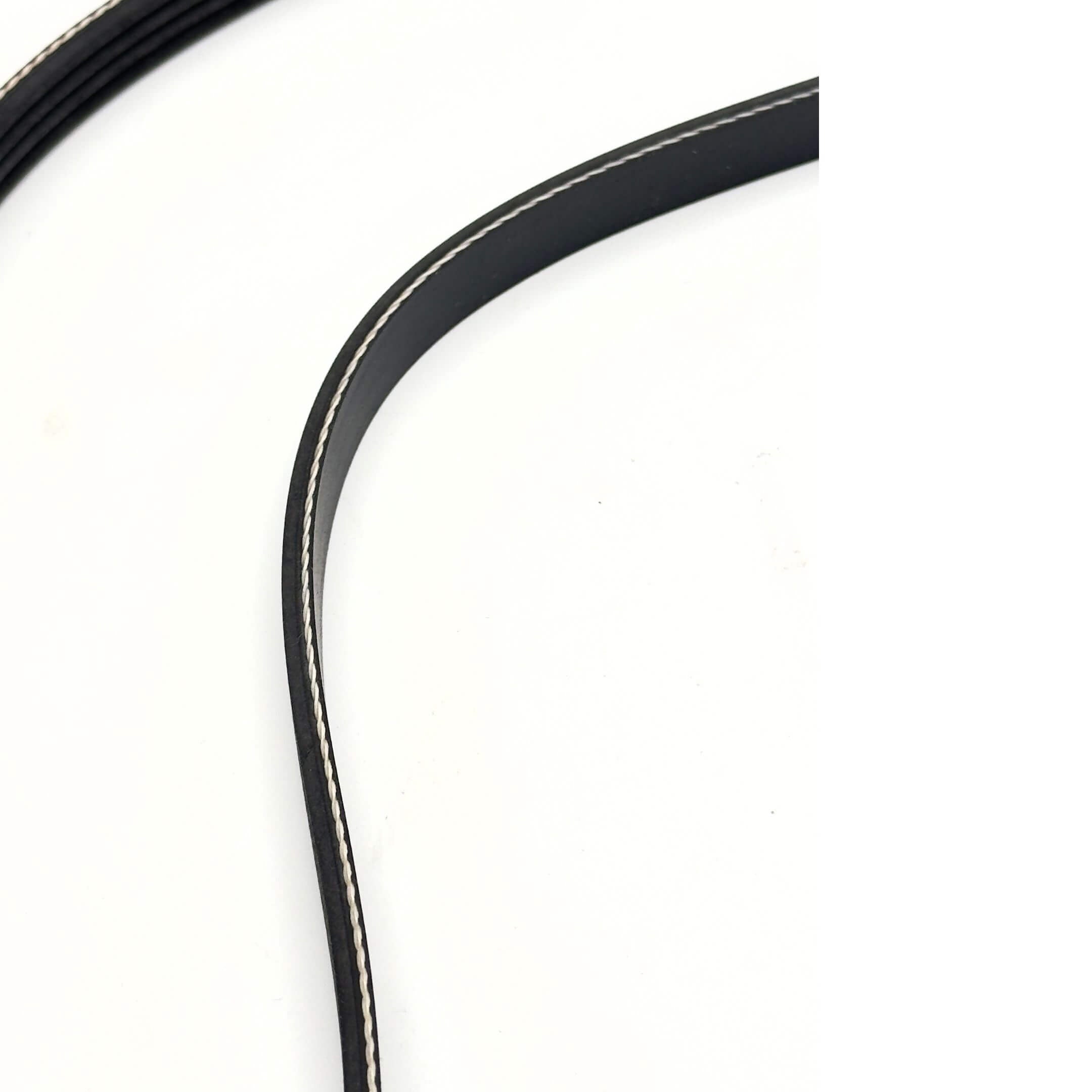 Supercharger Belt for Subaru Sambar Truck TT1, TT2 Models (1999-2012) EN07Y Engines, featuring a durable black design with reinforced edges.