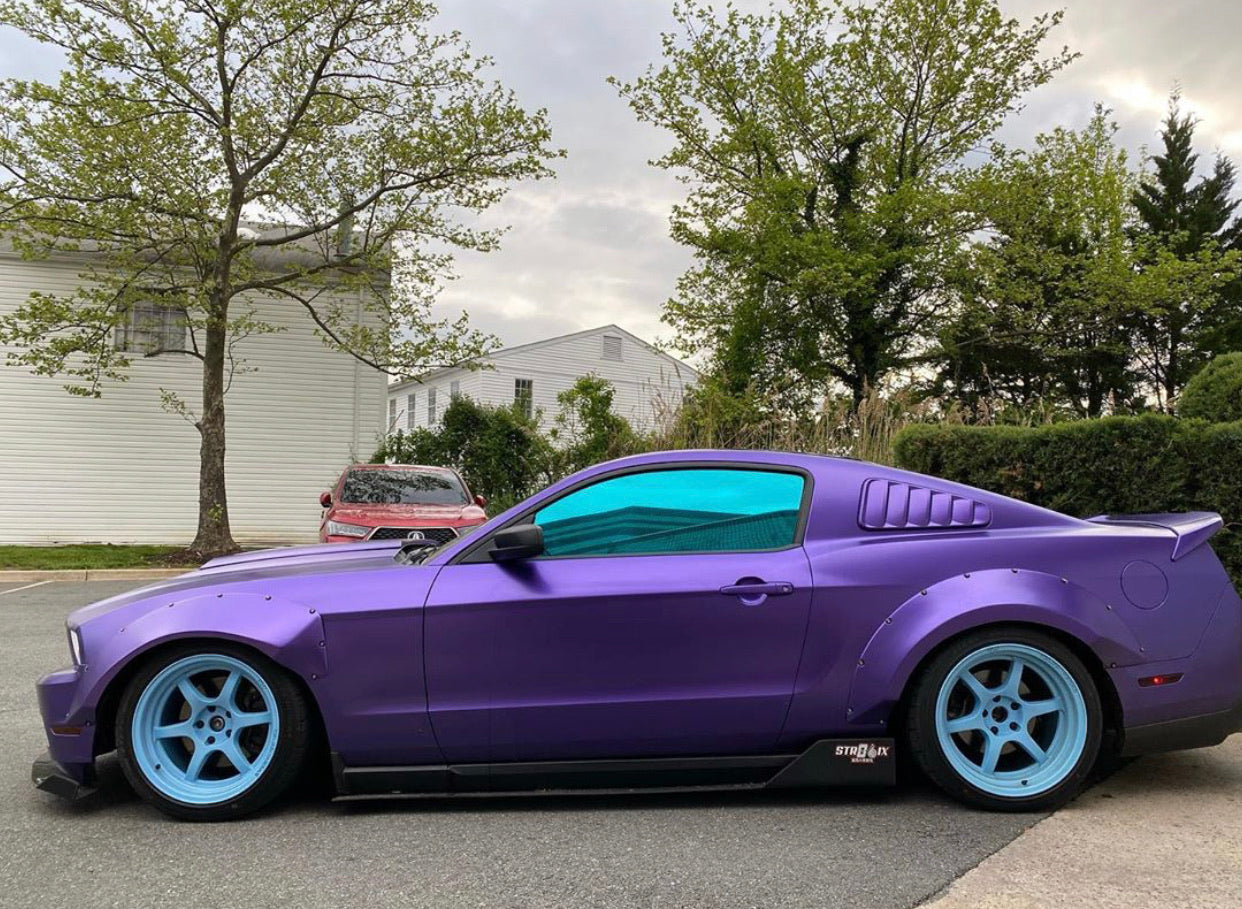 Ford Mustang with Omnique Design Bellagio Blue tint, providing a cool blue tone while keeping the interior cool.