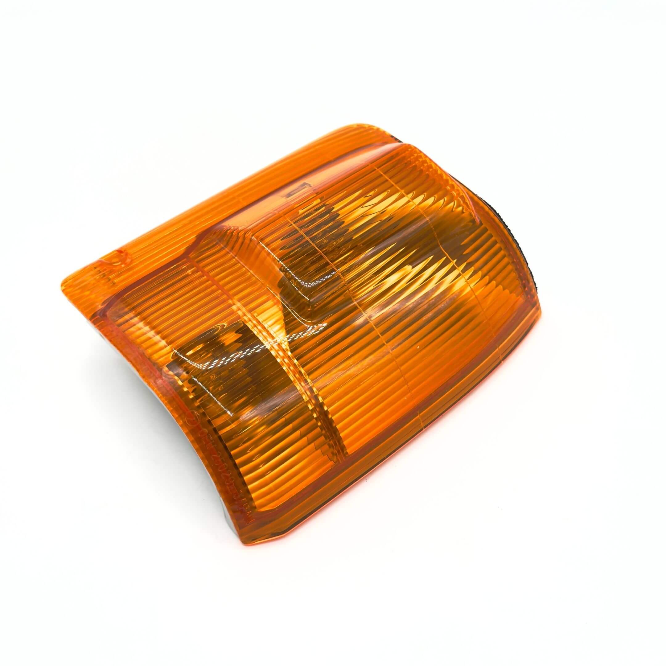 Front Turn Lamp Assembly - Right / Driver Side for Subaru Sambar Wagon TW1, TW2 Models (1999-2012) featuring an amber lens.