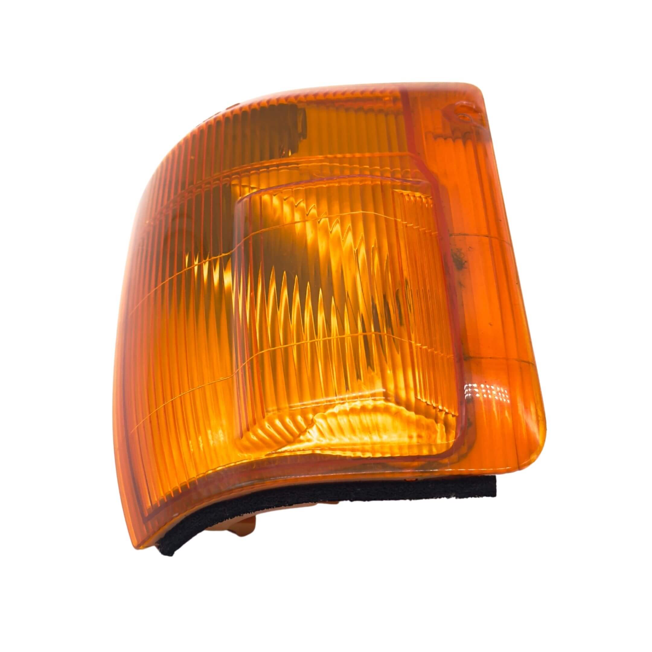 Front Turn Signal Lamp Assembly for Subaru Sambar Wagon TW1, TW2 Models (1999-2012) featuring an amber lens and sleek design.